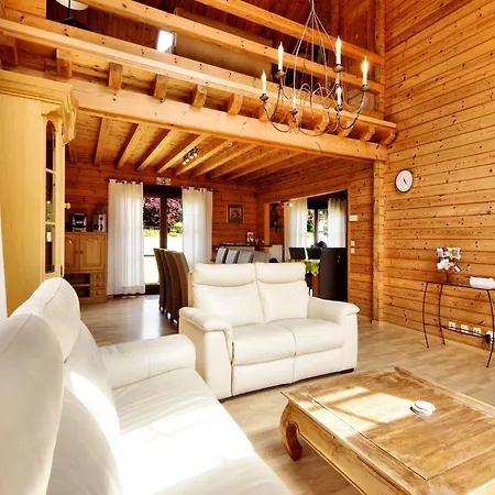 Chalet Elegant Villa With Sauna