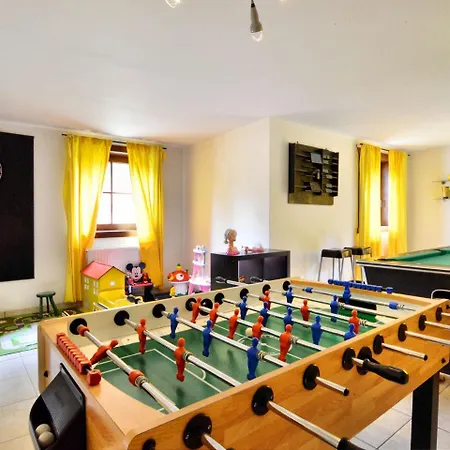 Splendid Located Near شاليه